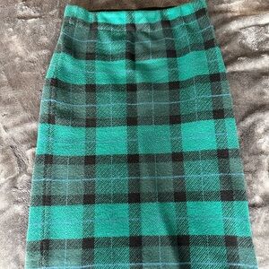 NWT - green and black skirt